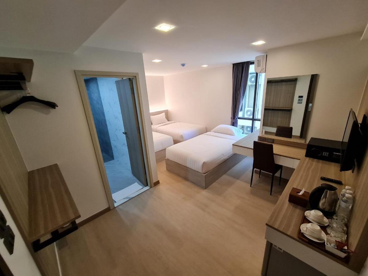 Thana Wisut Hotel Bangkok Exterior photo