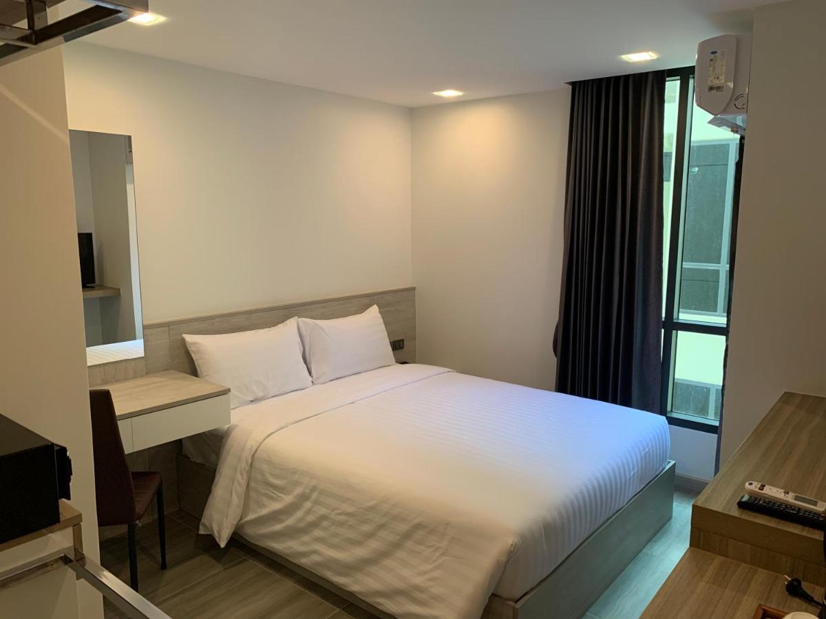 Thana Wisut Hotel Bangkok Exterior photo