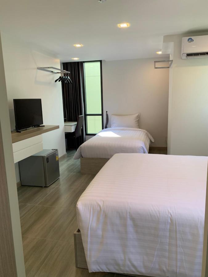 Thana Wisut Hotel Bangkok Exterior photo
