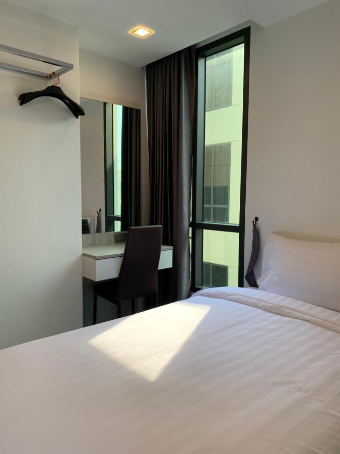 Thana Wisut Hotel Bangkok Exterior photo