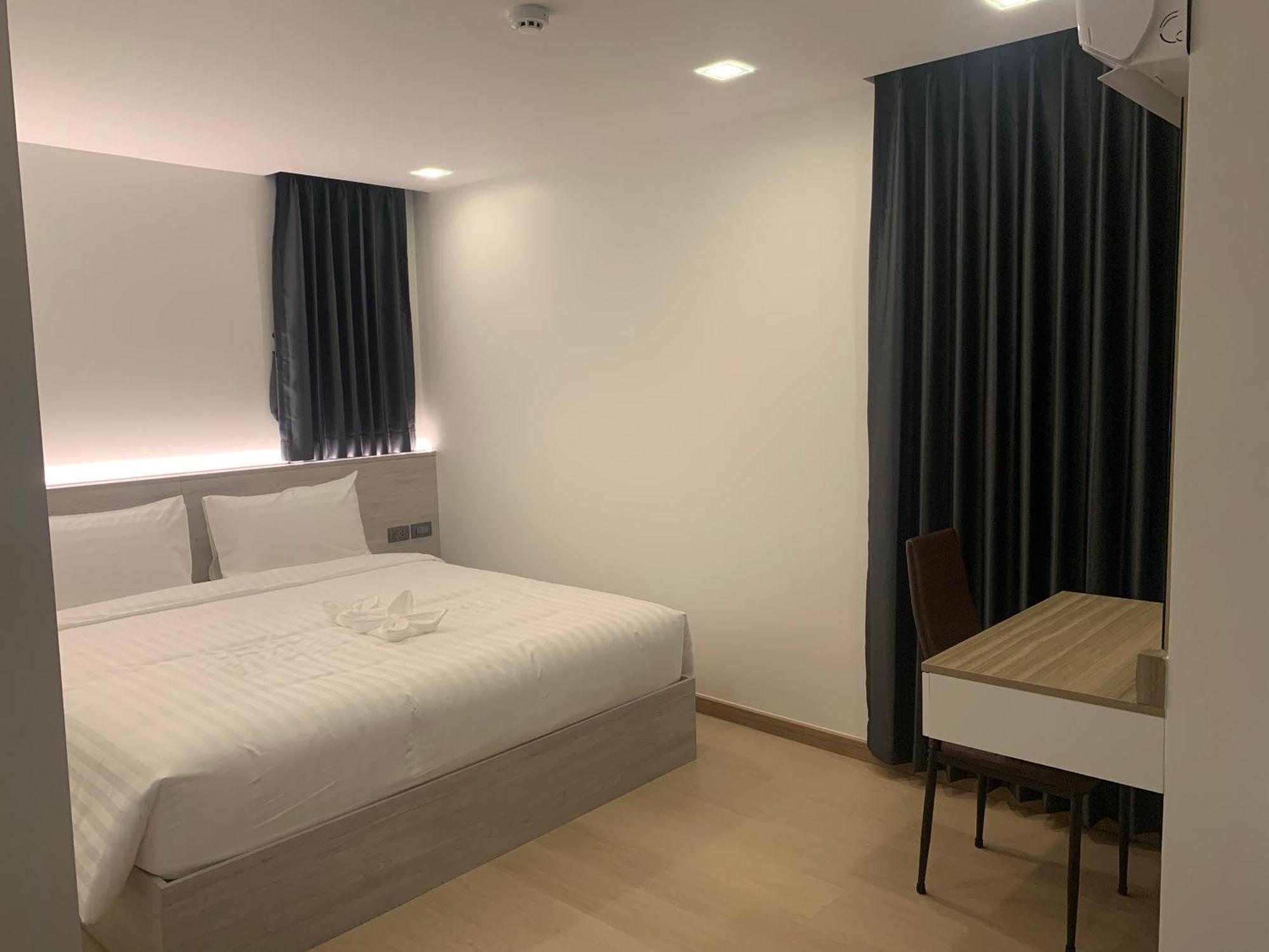 Thana Wisut Hotel Bangkok Exterior photo