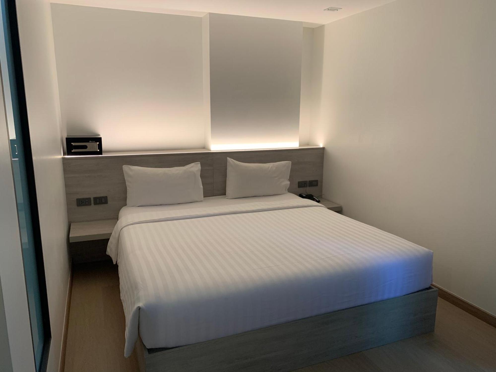 Thana Wisut Hotel Bangkok Exterior photo
