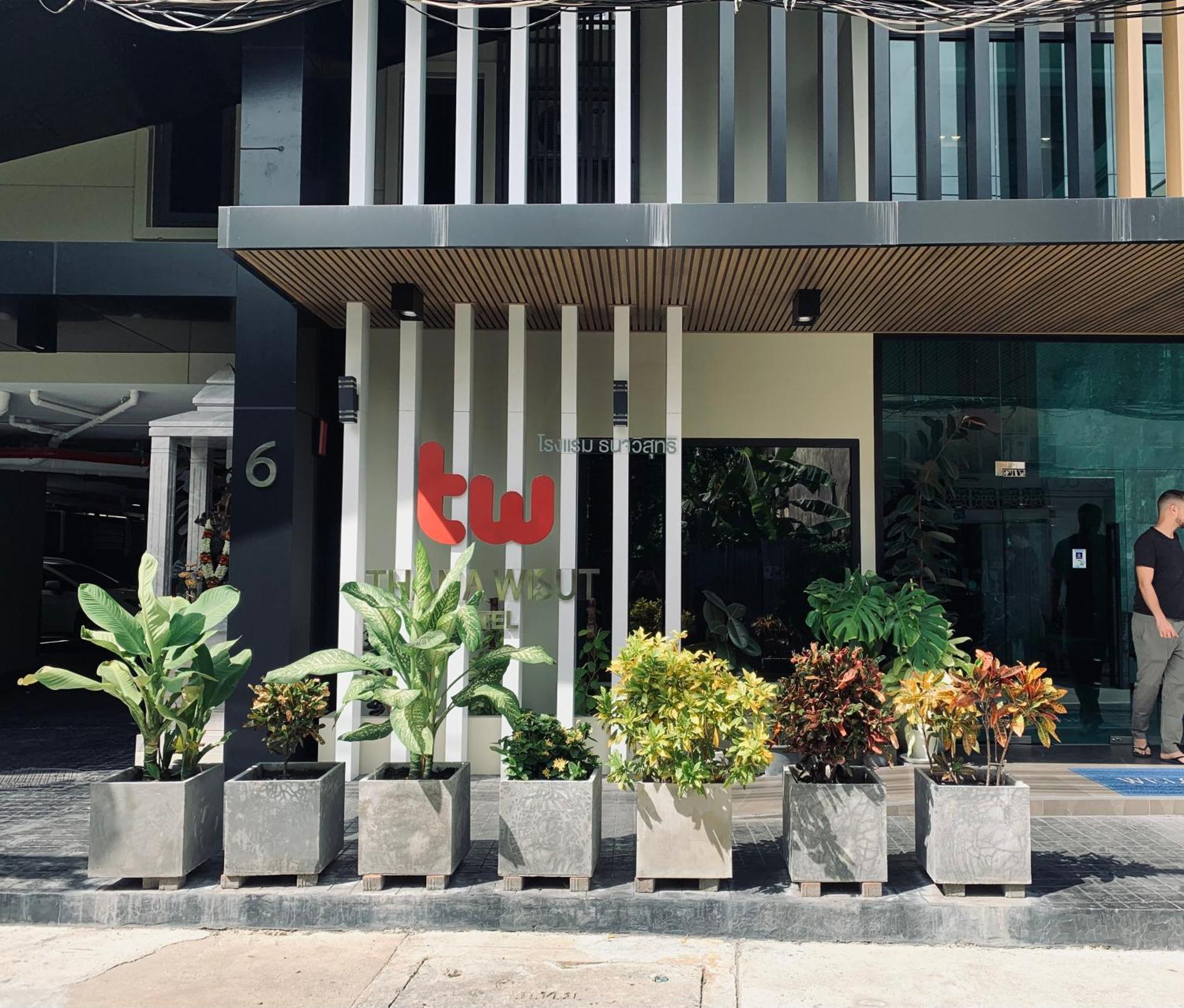 Thana Wisut Hotel Bangkok Exterior photo